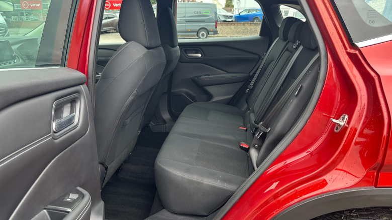 Nissan Qashqai 1.3 DiG-T MH Acenta Premium 5dr Petrol Hatchback